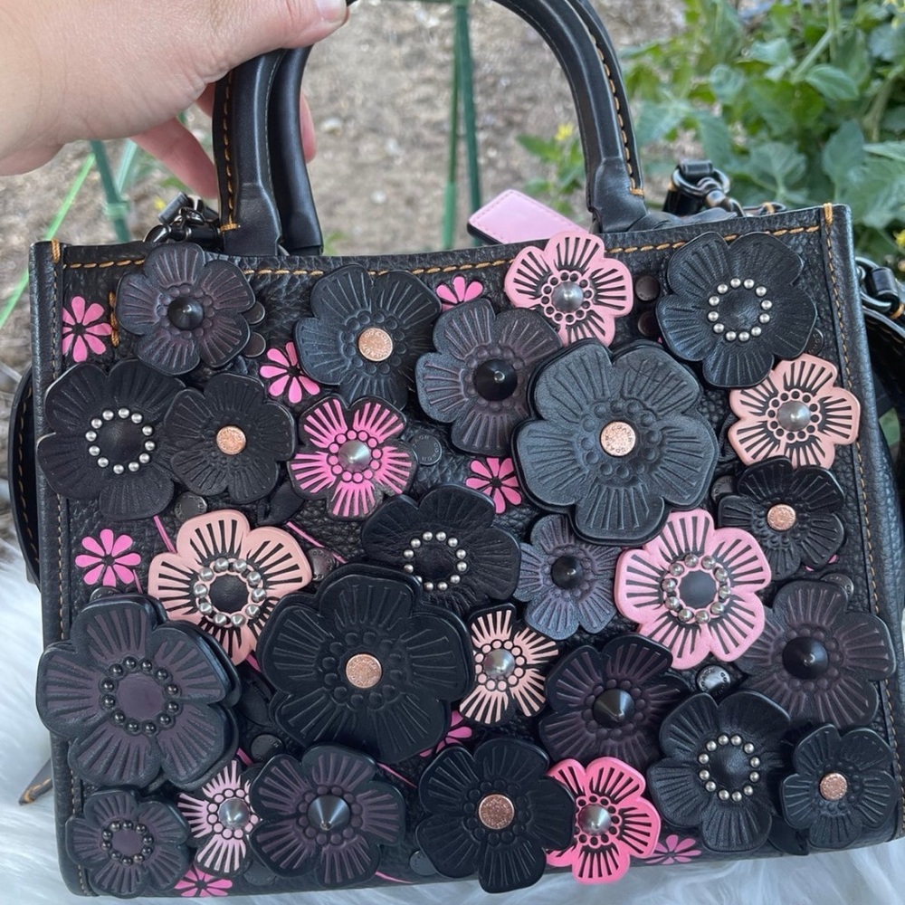 COACH 1941 BLACK/PINK TEA ROSE Applique ROGUE 25 87065 EUC